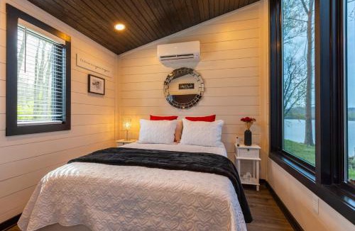 New Richmond House | Black Tie Affair - Eloquent Riverfront Experience