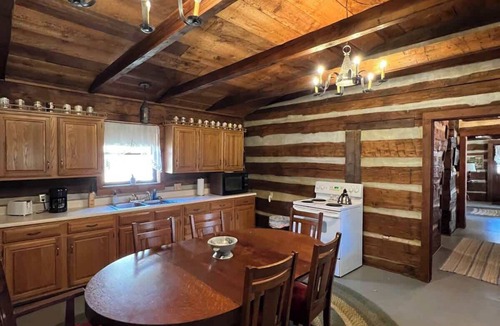 Shoals Cabin | Blackberry Inn at Heritage Farm