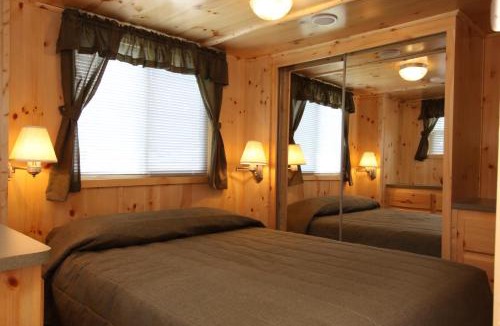Milton Resort | Blackhawk RV Campground Cabin 1