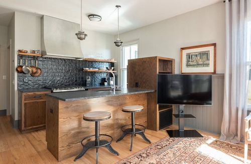 Belmont Apartment | Blacksmith Apartment | Lux Extended Stay in Belmont