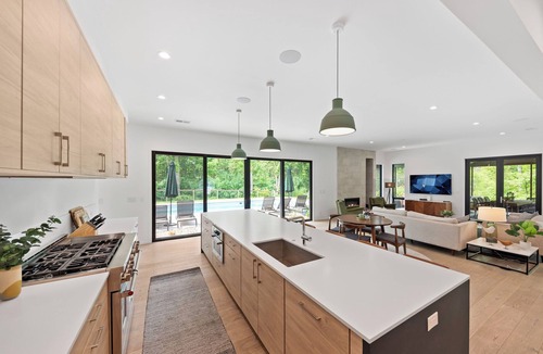 Union Pier House | Blackwood Shores - 6 bed, pool, hot tub, game room