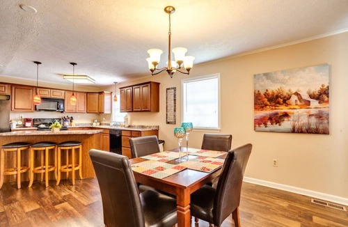 Arthur House | Blissful Bungalow across from LMU campus