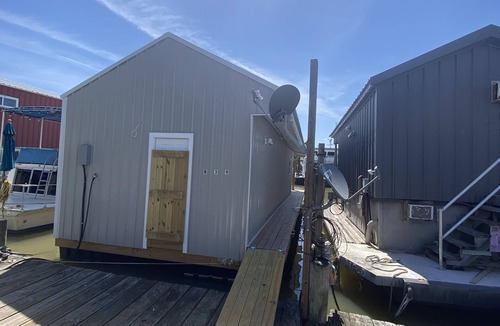 Venice Boat Rental | Blue crab house boat,Wi-Fi,Ice machine,sleeps 8,perfect place to fish🐠🎣🐟