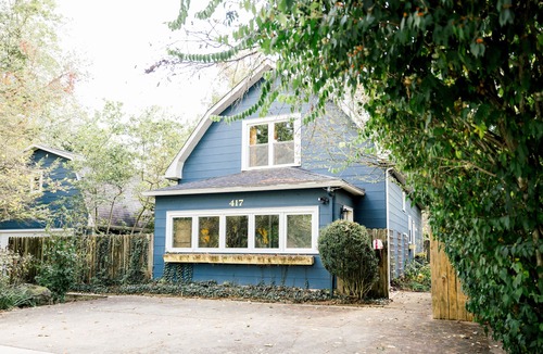 Yellow Springs House | Blue Dream: Romantic Getaway with hot tub, sauna, fireplace. Near downtown.