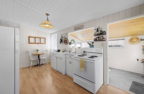 Grand Beach House | Blue Fox Cottage in Grand Beach