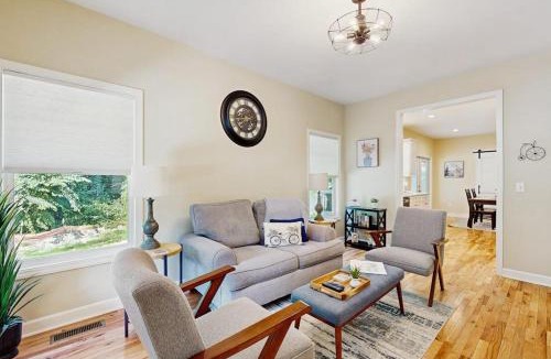 West Side Historic District House | Blue House on Blythe