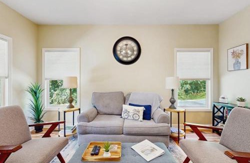 West Side Historic District House | Blue House on Blythe