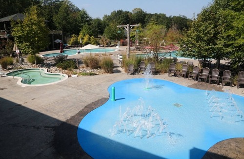 Gordonsville Condo | Blue Ridge | Lakeside Glamping Stay | Trails & Family Fun