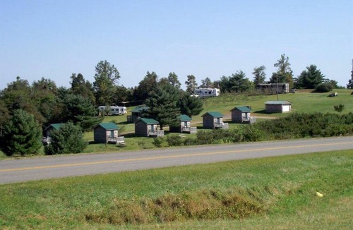 Fancy Gap Cabin | Blue Ridge Parkway Camping Cabin, Pet Friendly, Family Ready, Bath House Nearby