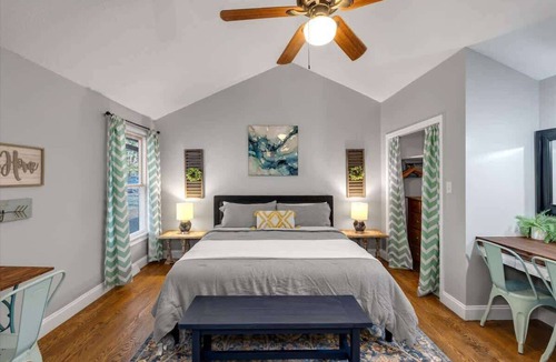 Asheville Cabin | Blue & Yellow Suites on the farm: hot tub & sauna!