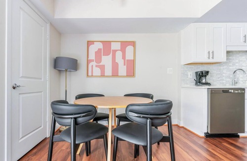 Ballston Apartment | Blueground | Ballston, pool, nr Arlington Cemetery