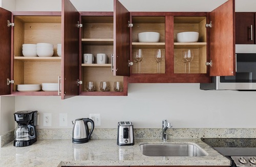 George Washington University Apartment | Blueground | Foggy Bottom, pool & gym, nr metro