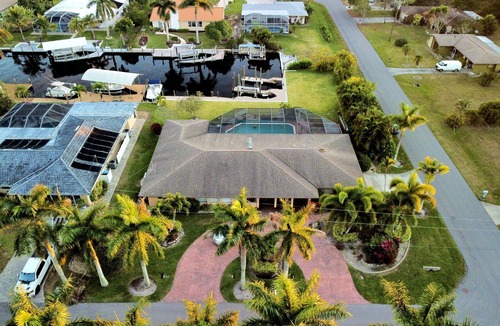 Pelican House | Boater's Dream - Only 10 Houses to Open Water!