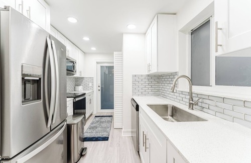 Boca Raton Apartment | Boca Intracoastal Retreat: Pet Friendly, Walk to Beach, Pool & Gym