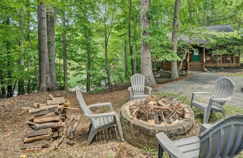 High Point House | Boho Bungalow- Chic cabin with great private deck , dock and fire pit