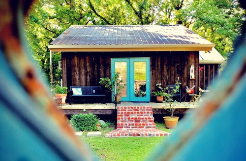 Breaux Bridge Apartment | Bonne Terre Studio: Louisiana Farm Stay Getaway Artists’ Retreat