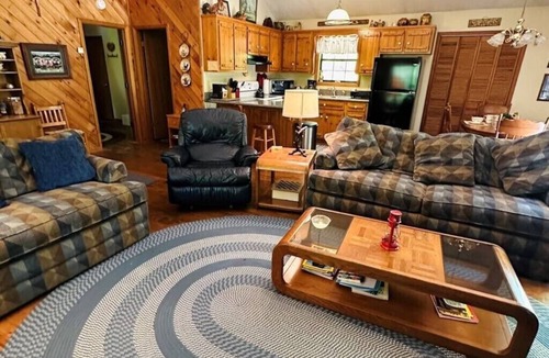 Blairsville Cabin | Bonnie Cabin close to Helton Creek Falls and Blood Mountain