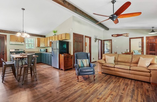 New Plymouth Cottage | Boondocks Bungalow | Hocking Hills, 18 Acres, Pond