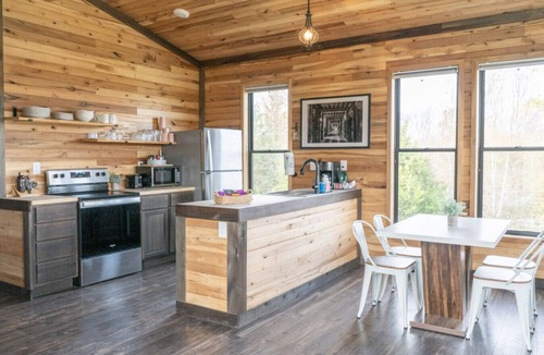 Lawrenceburg Cabin | Bourbon Barrel Cottages # 1 on Bourbon Trail HOT TUB close to all distilleries
