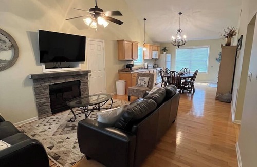 Taylorsville Cottage | Bourbon & Breeze-Cottage 53