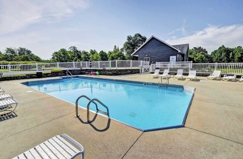 Taylorsville Cottage | Bourbon & Breeze-Cottage 53