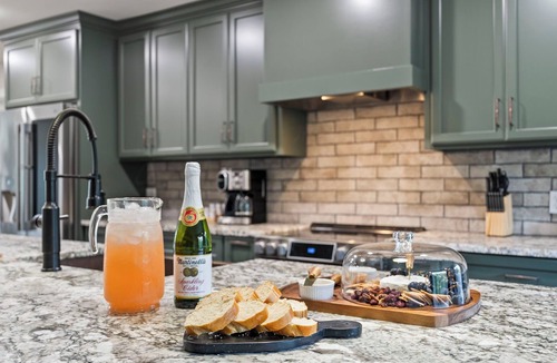 Waddy House | Bourbon Trail Estate - Theater, Games & Hot Tub