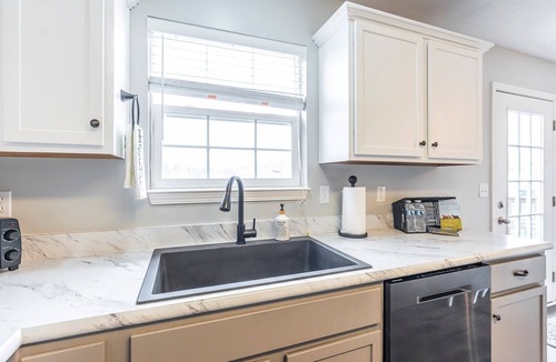 Lawrenceburg House | Bourbon Trail Hot Tub Dog-friendly 3BR 4 beds