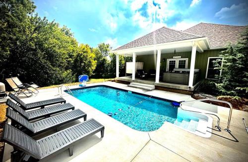 Springfield House | Bourbon Trail Pool & Hot-Tub FUN-ZONE! Game Room! Pool Table! Golden Tee! Ping Pong! Luxurious and Spacious Master Bedroom! Fishing Offsite!