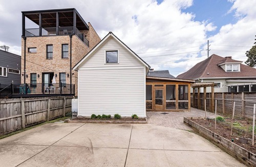 Chestnut Hill House | Boutique Hotel Vibes + 3 Kings + Walkable Neighborhood