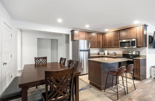 Boyne Falls House | Boyne Mountain Retreat Pet Friendly, WI-FI, Linens, 2 car garage