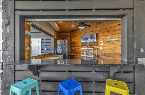 North Myrtle Beach House | BP King Beds-Outdoor Bar-Firepit-Arcade-1Blk2Beach