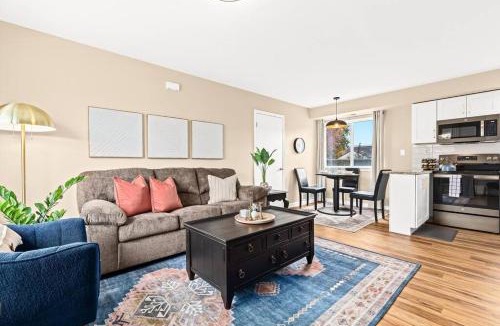 Roseville Apartment | Brand New! 1BR Lower Flat near Downtown Roseville