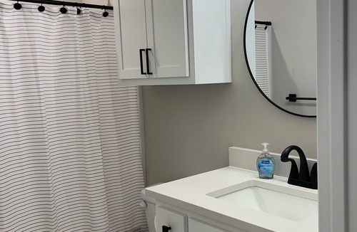 Coweta House | Brand new 3-bedroom, walk to Coweta's Historic Broadway District with WiFi, AC