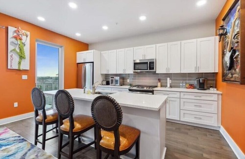 New Orleans House | *BRAND NEW LISTING* Gorgeous Condo near French Quarter w parking