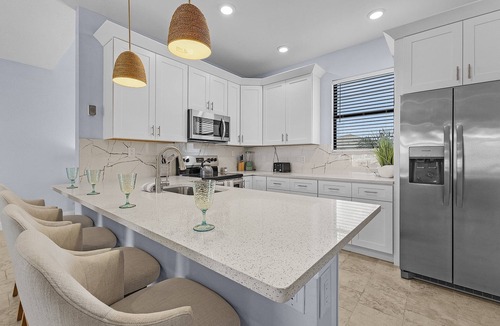Diplomat House | Brand New & Luxurious, Sunsets, Heated Pool & Spa - Villa Palm Breeze - Roelens