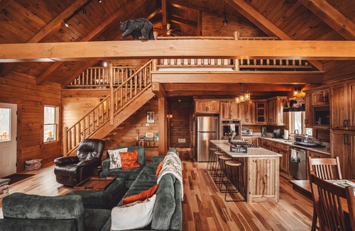 McArthur Cabin | Brand New Pet-Friendly Cabin! Hot-Tub, Fireplace & Game Loft!