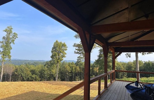 Keslers Cross Lanes House | BRAND NEW! THE BARN AT SUNSET FARM