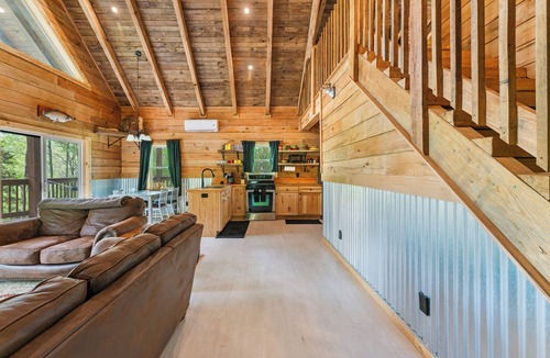 Combs Cabin | Brand New! Ultra Private Cabin in the Ozark Mountains, close to ATV trails.