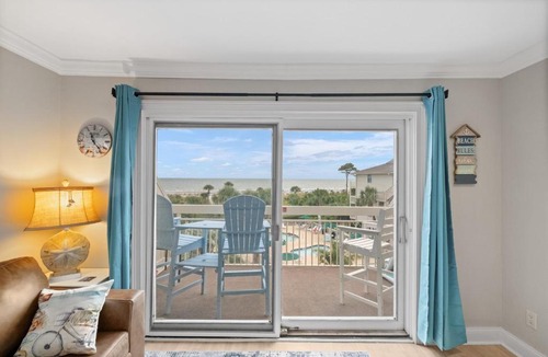 North Forest Beach Apartment | Breakers 328 Oceanfront Hilton Head Condo Direct Beach Access - Vacation Rental HHI LLC