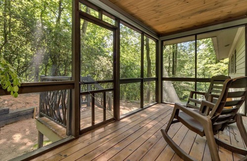 Brevard House | Brevard Pets Welcome Golf Hiking Lakes Mtn Biking Porch Waterfalls Breweries