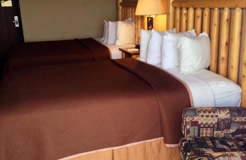 Mackinaw City Hotel | Bridge Vista Beach Hotel and Convention Center