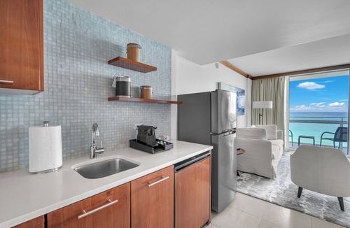North Beach Condo | Bright 1-bedroom Condo in beautiful Miami Beach, Walk to the Beach