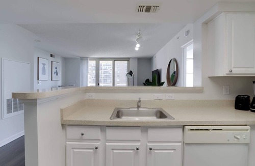 Ballston Apartment | Bright Apt Near Ballston Shops