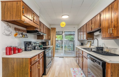 Mount Vernon House | Bright & Cozy Stay Near Downtown Mt. Vernon