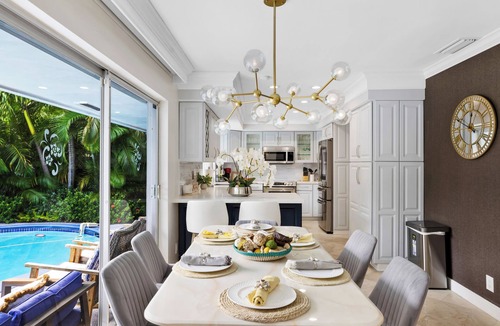 Imperial Point Villa | Bright & Modern Villa with Private Pool in Fort Lauderdale - 30 min to MAJOR INTERNATIONAL SPORTING EVENT!