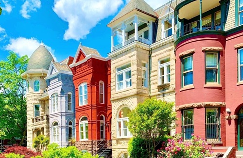 Near Northeast Apartment | Bright + Private Capitol Hill Retreat King Bed Free Parking Permit