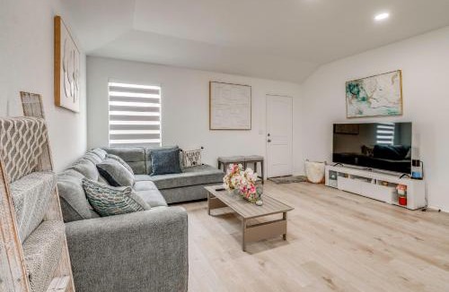 Cabot House | Bring Your Pets! Family-Friendly Getaway in Cabot