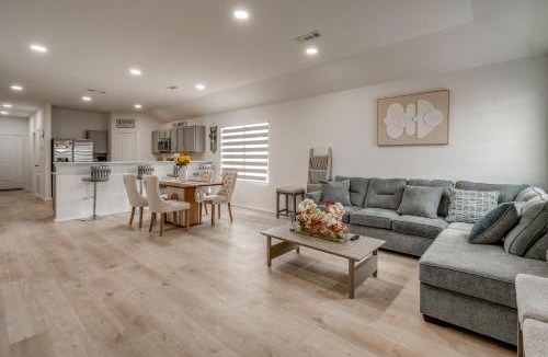 Cabot House | Bring Your Pets! Family-Friendly Getaway in Cabot