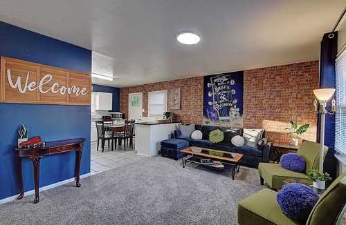 Bristol House | Bristol Music Cottage 3 Bedroom- Walk to State St