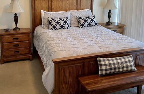 Bluff City Condo | Bristol Raceday Center Condo gated parking